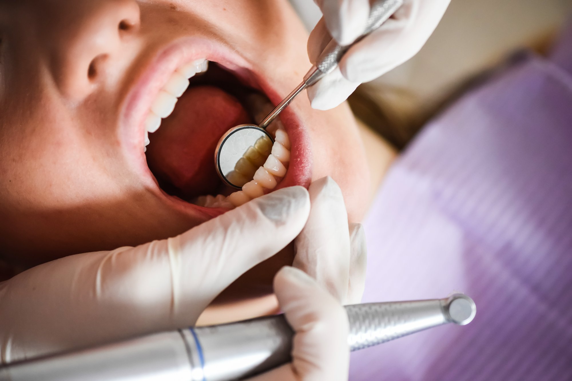 Salle d'attente cabinet dentaire Charbit Nice